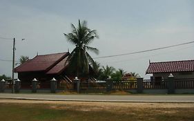 Bayu Beach Penarek Resort